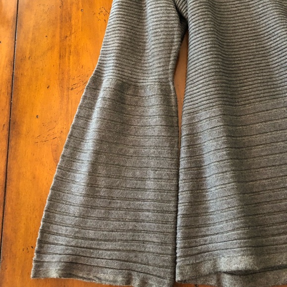 NWT Calvin Klein long bell sleeve grey size Medium - Picture 6 of 6